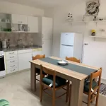 Linda Zambrattia Гостевой дом Савудрия