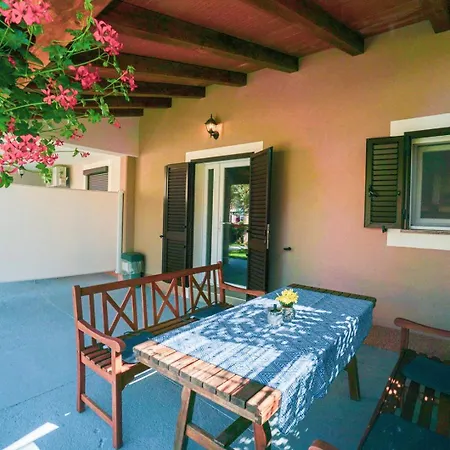 Guest house Linda Zambrattia 3*
