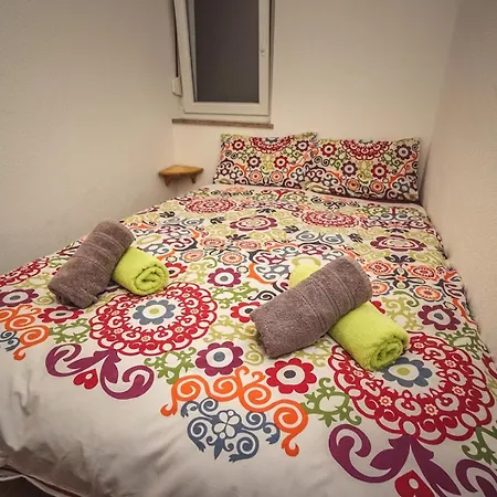 Linda Zambrattia Guest house