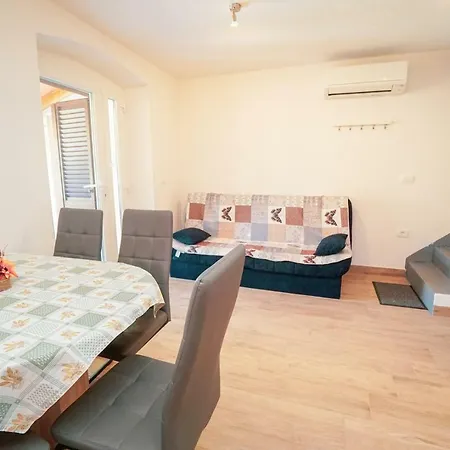 Linda Zambrattia Guest house